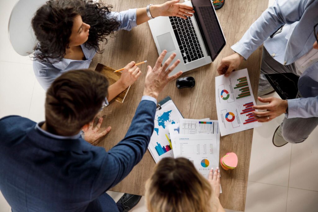 الفرق بين Upskilling و Reskilling وأيهما تحتاجه شركتك؟ دليل شامل 2026